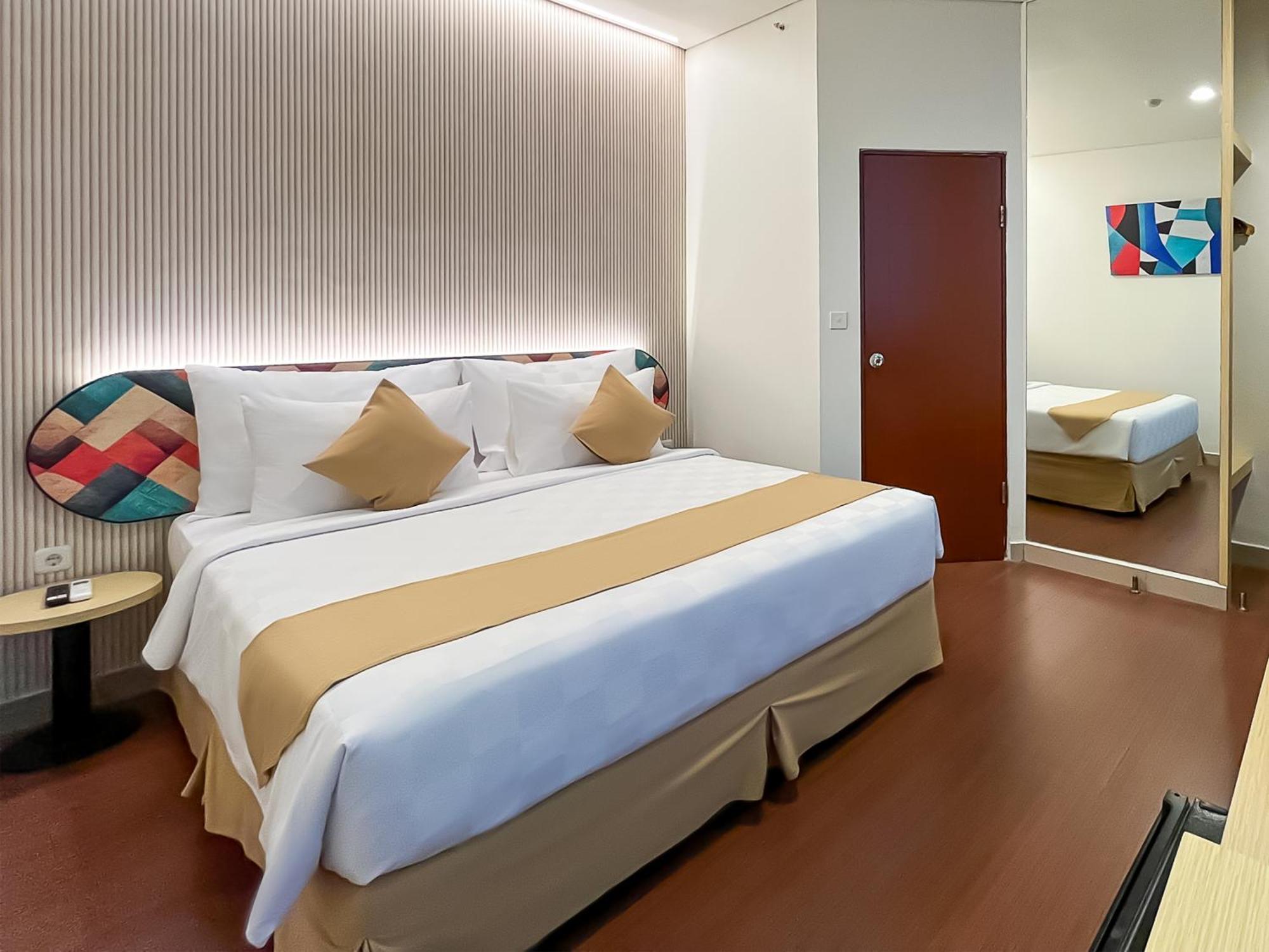 Hotel 88 Embong Malang Tunjungan Surabaya By Wh - Breakfast With The Best View On The Highest Floor And Strategic Location In The City Center Exterior photo