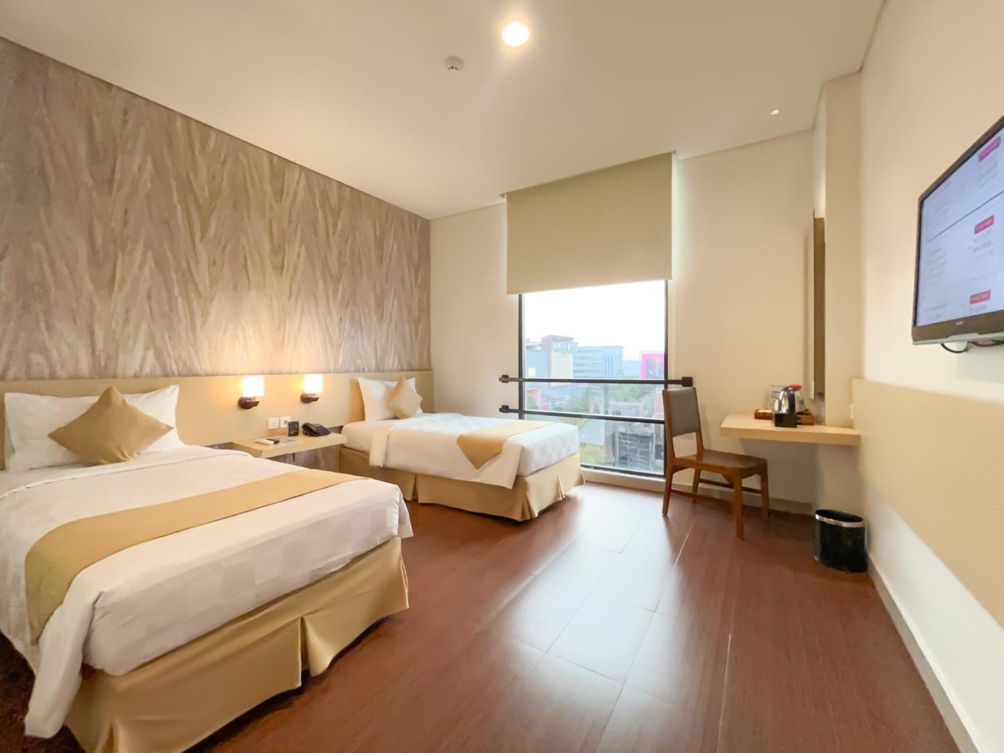 Hotel 88 Embong Malang Tunjungan Surabaya By Wh - Breakfast With The Best View On The Highest Floor And Strategic Location In The City Center Exterior photo