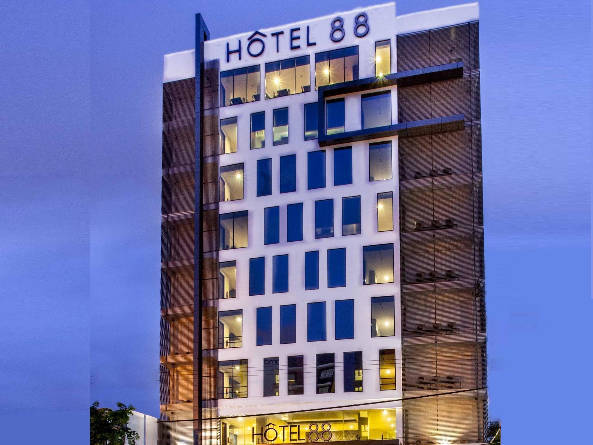 Hotel 88 Embong Malang Tunjungan Surabaya By Wh - Breakfast With The Best View On The Highest Floor And Strategic Location In The City Center Exterior photo