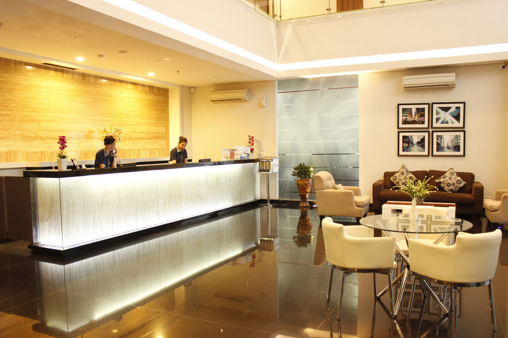 Hotel 88 Embong Malang Tunjungan Surabaya By Wh - Breakfast With The Best View On The Highest Floor And Strategic Location In The City Center Exterior photo